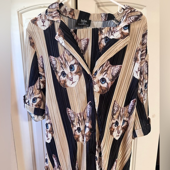 Dressed in Lala Plissé Set in Pretty Kitty XL - Picture 3 of 5